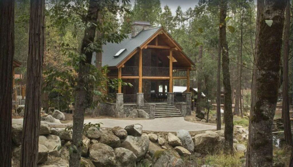 best place to stay near yosemite