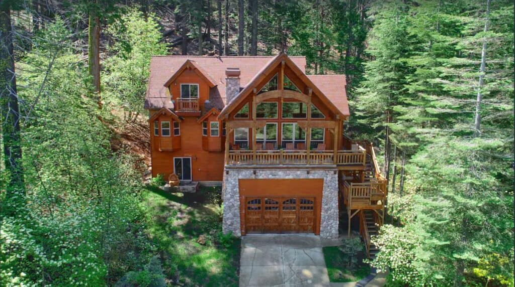 where to stay near yosemite