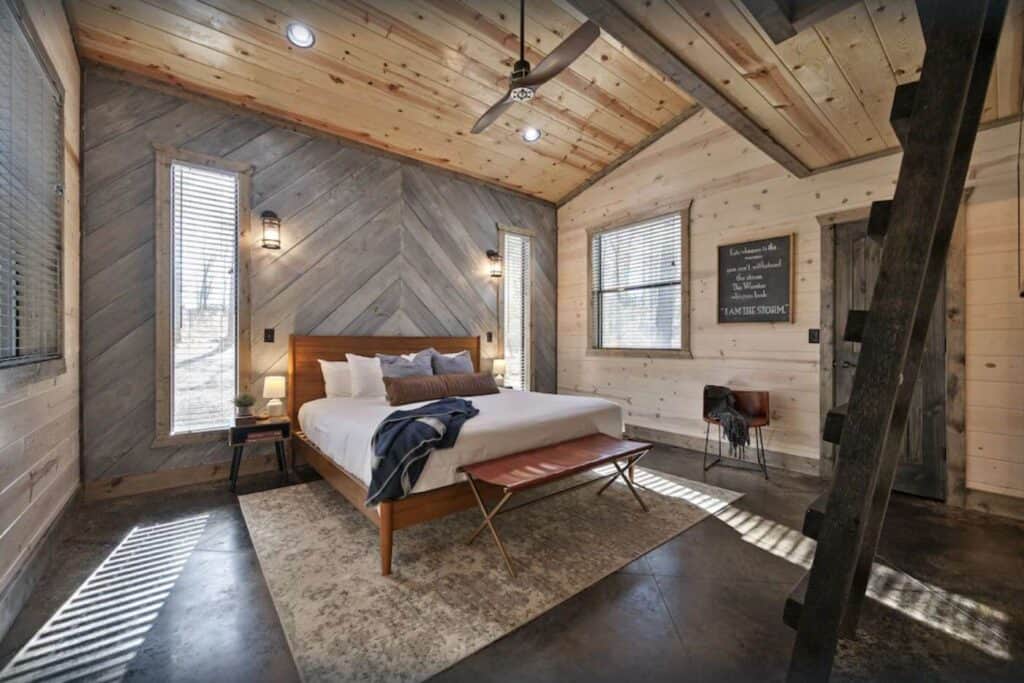 pet friendly cabins with hot tub