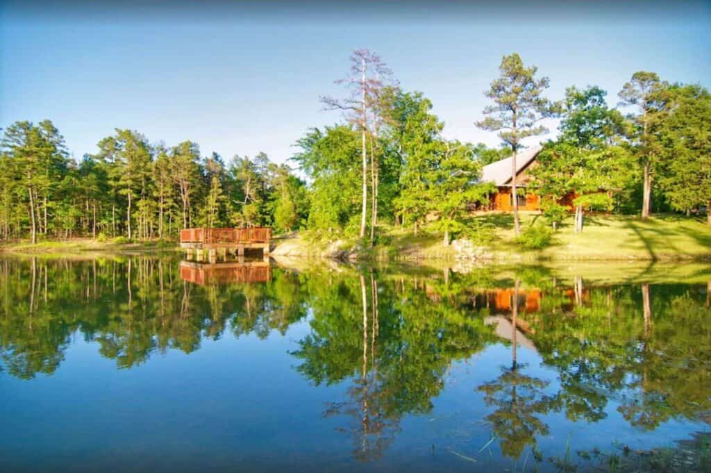 pet friendly cabins with hot tubs