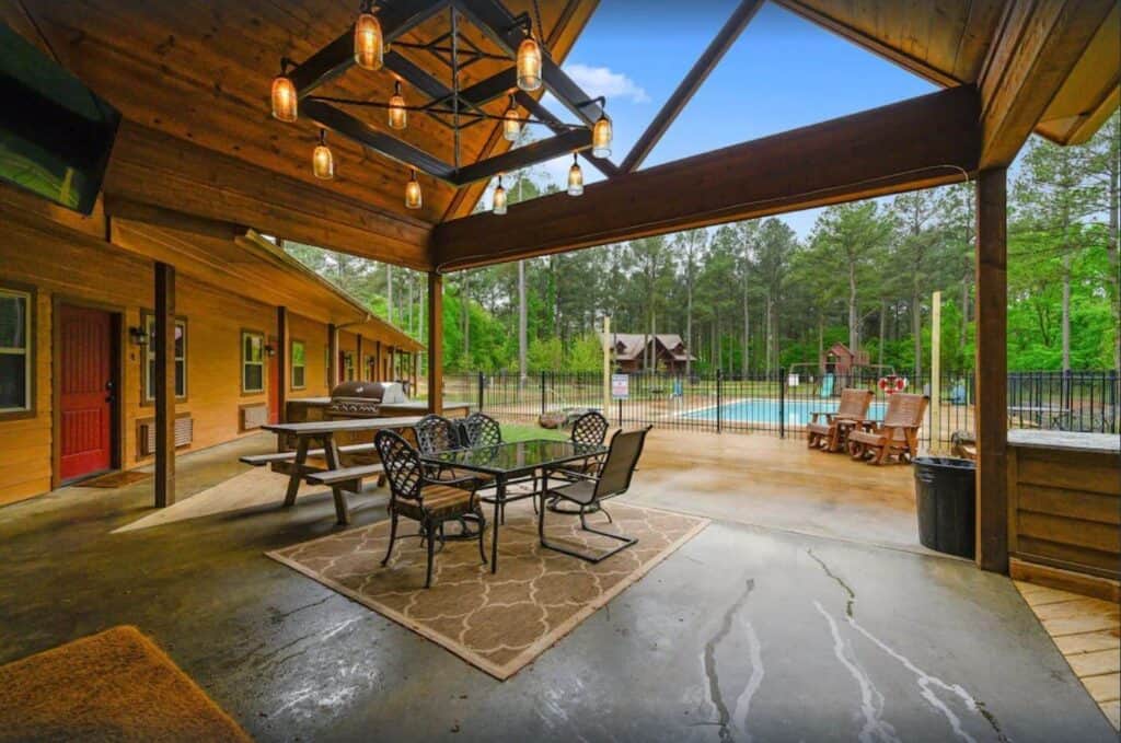 broken bow cabin lodging for 48 exterior