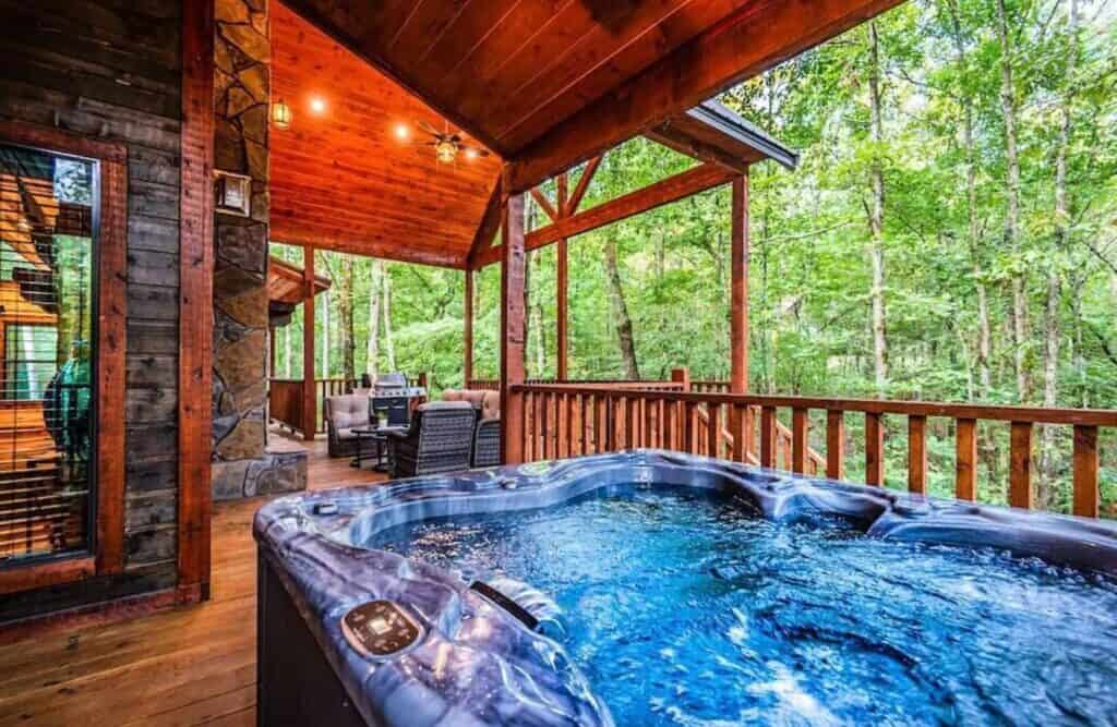 private log cabins with hot tubs