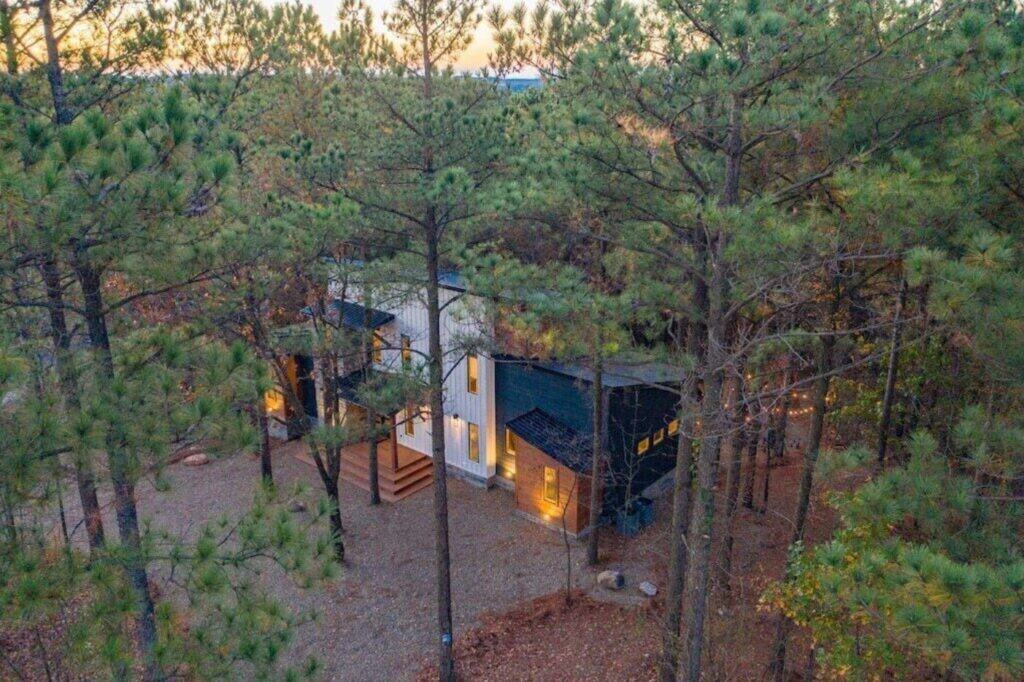 broken bow cabin hot tub
