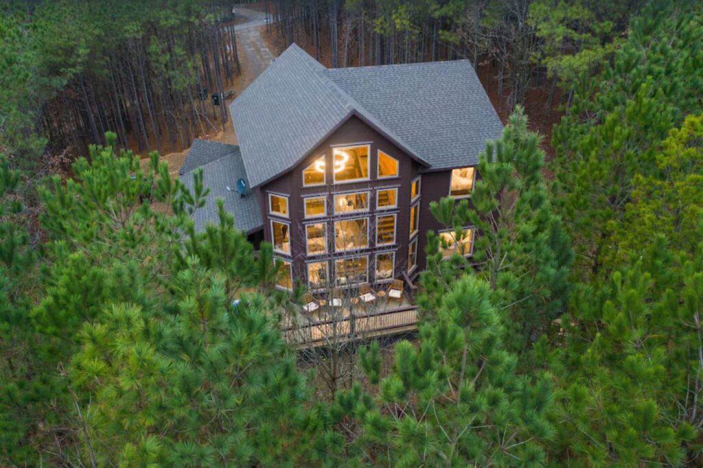broken bow cabins with hot tubs and pools exterior