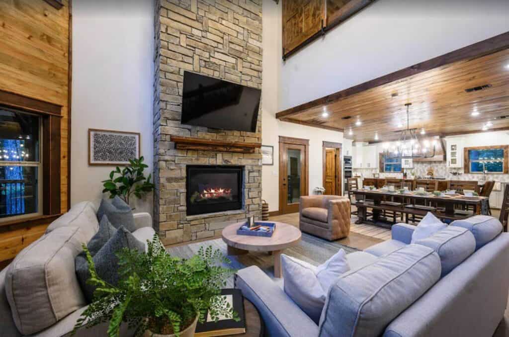 romantic cabins in broken bow interior