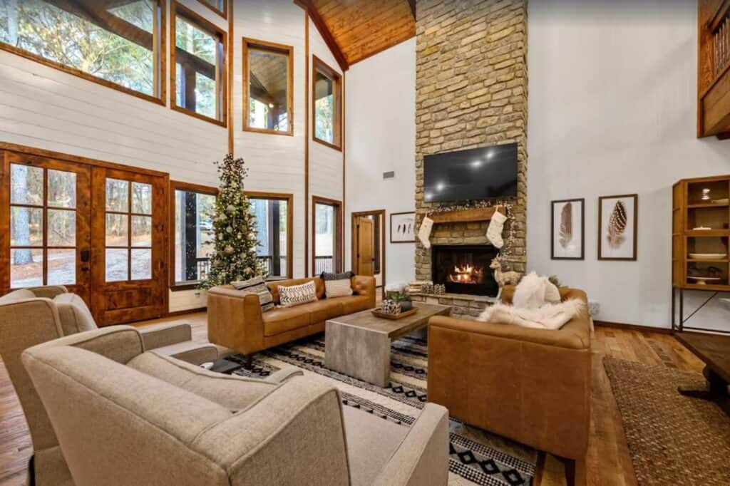 large broken bow cabins for rent with pools interior