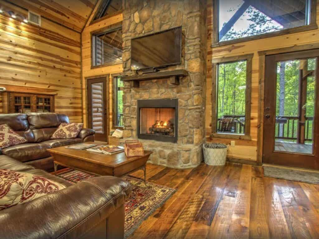 cabin in broken bow oklahoma with hot tub