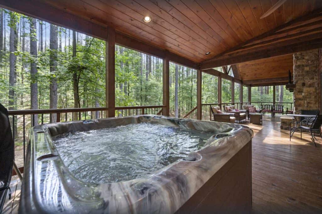 secluded cabins with hot tubs